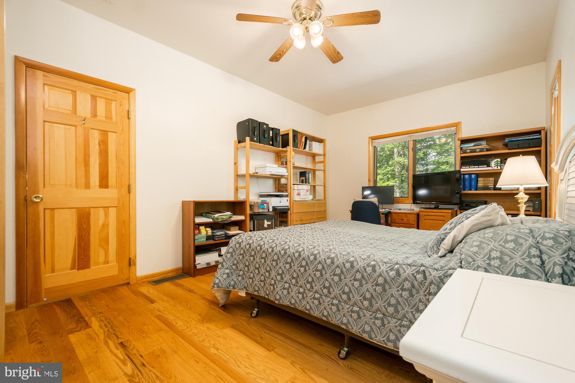 TURKEY NECK - Residential