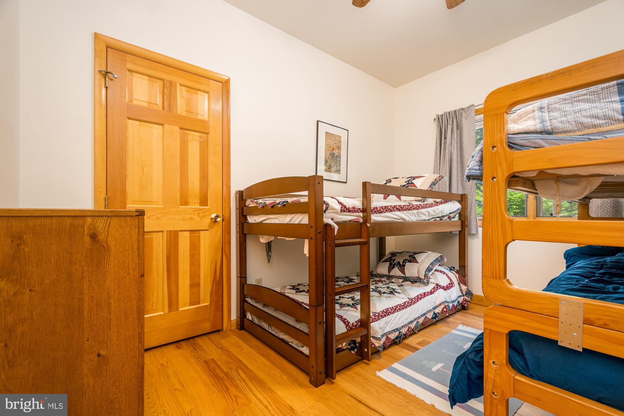 TURKEY NECK - Residential