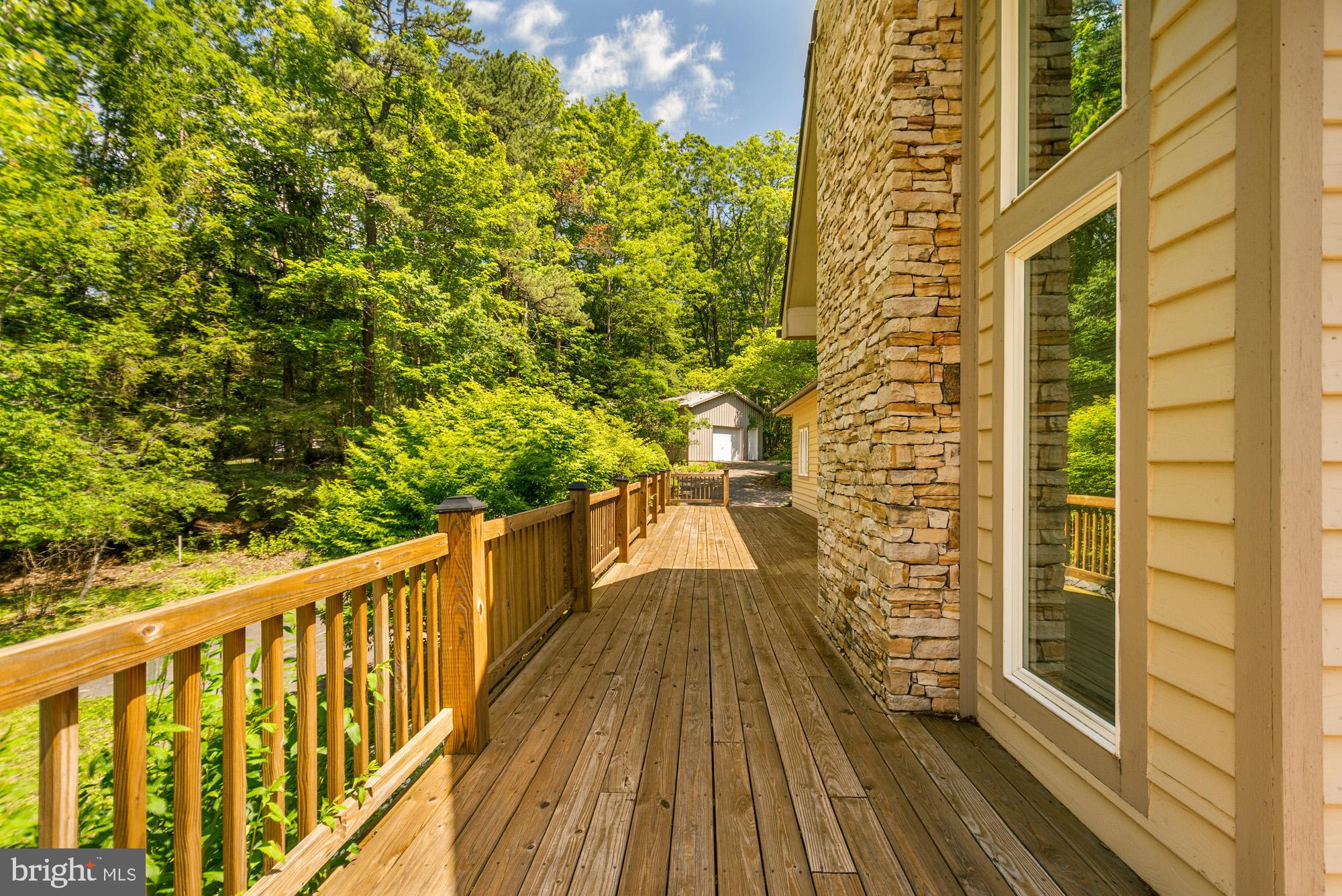 TURKEY NECK - Residential