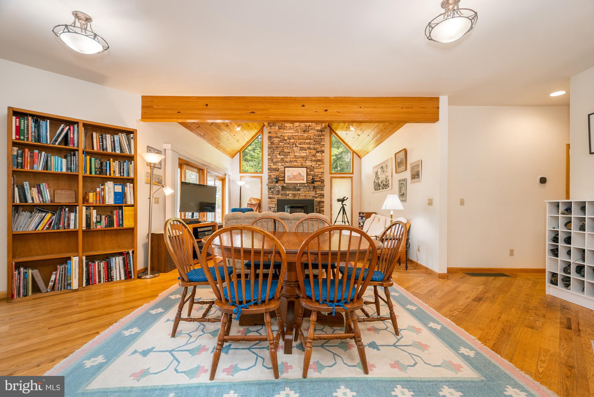 TURKEY NECK - Residential