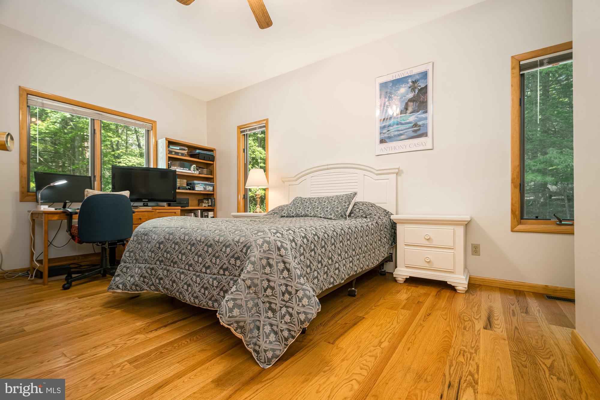 TURKEY NECK - Residential