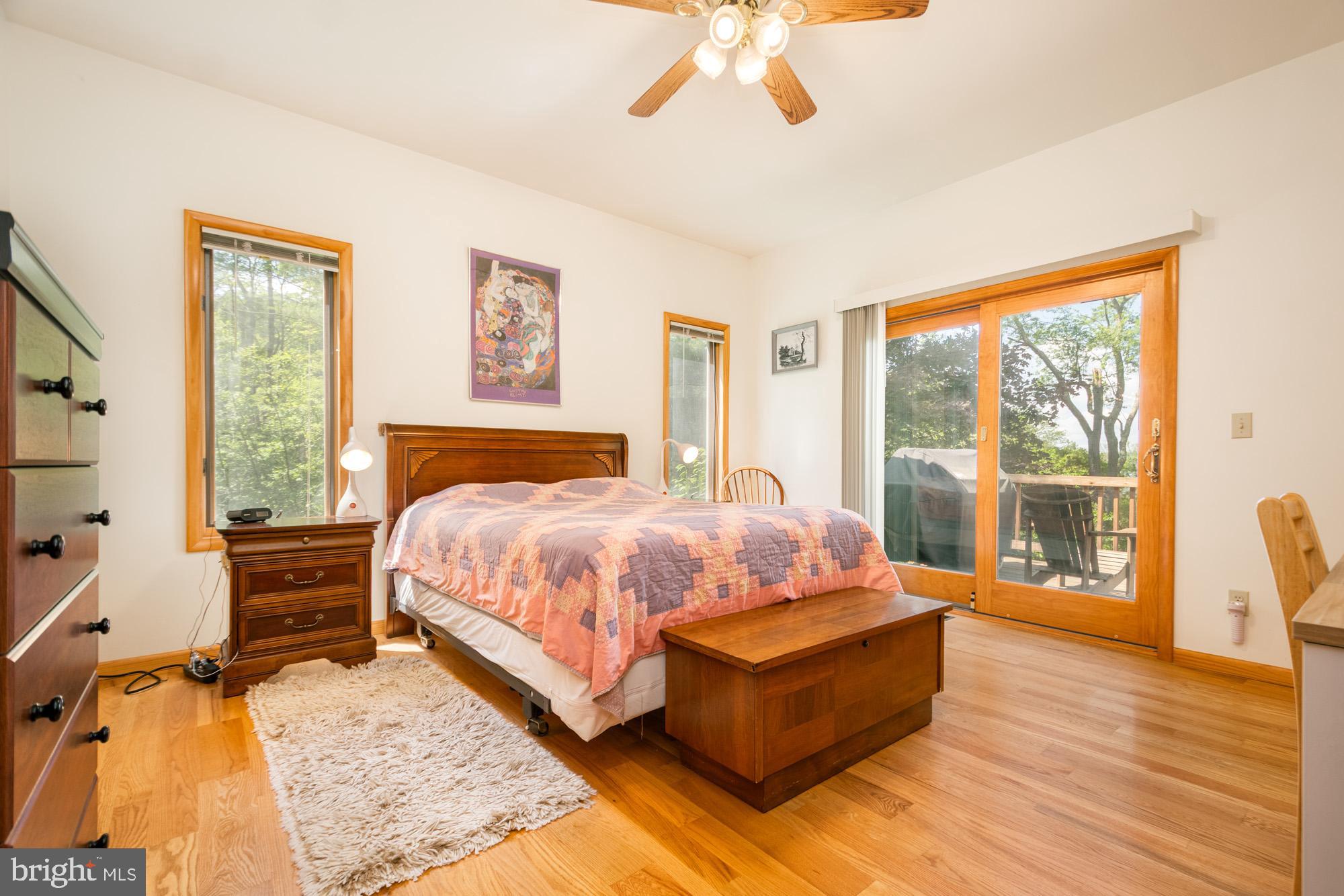 TURKEY NECK - Residential