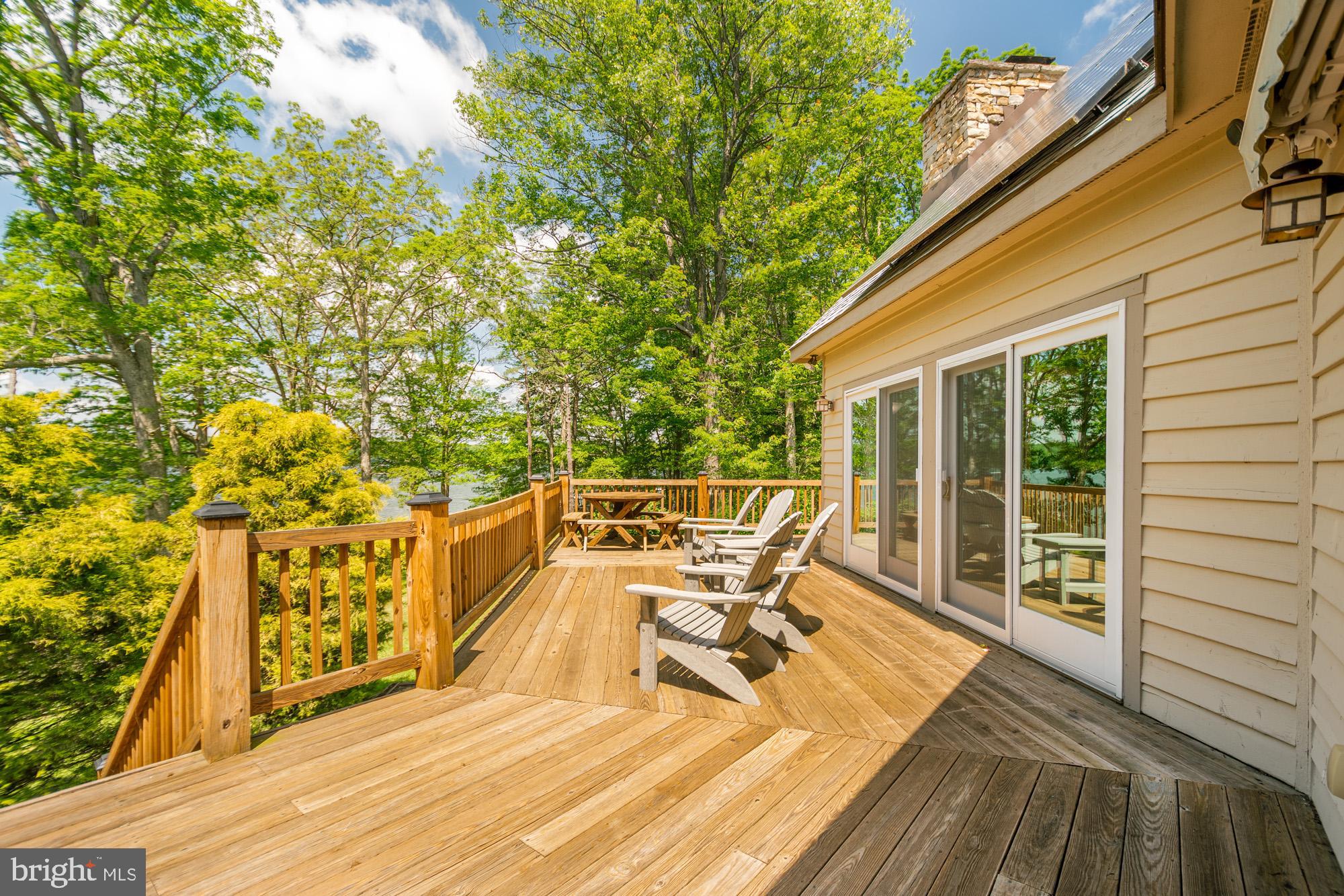 TURKEY NECK - Residential