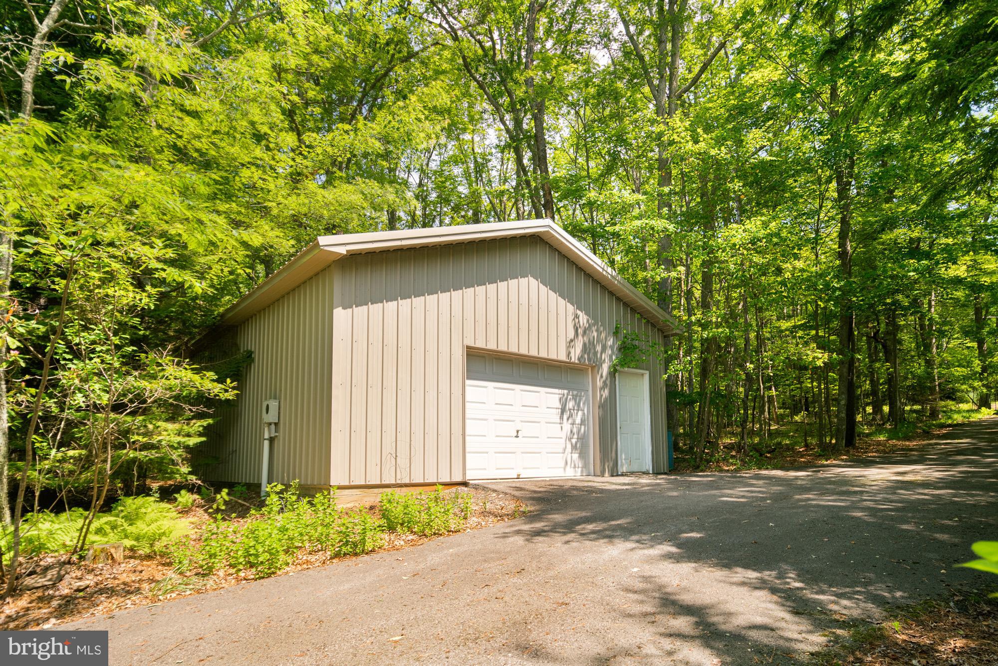 TURKEY NECK - Residential