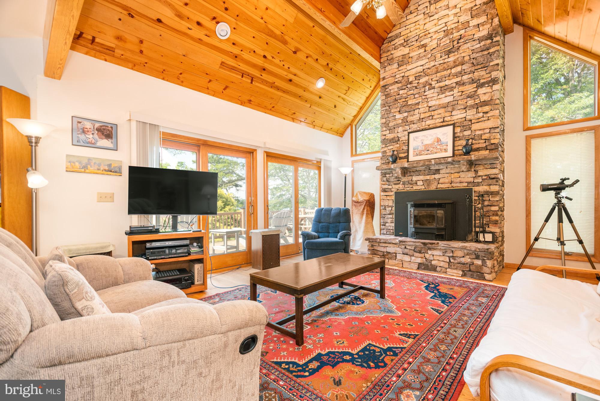 TURKEY NECK - Residential