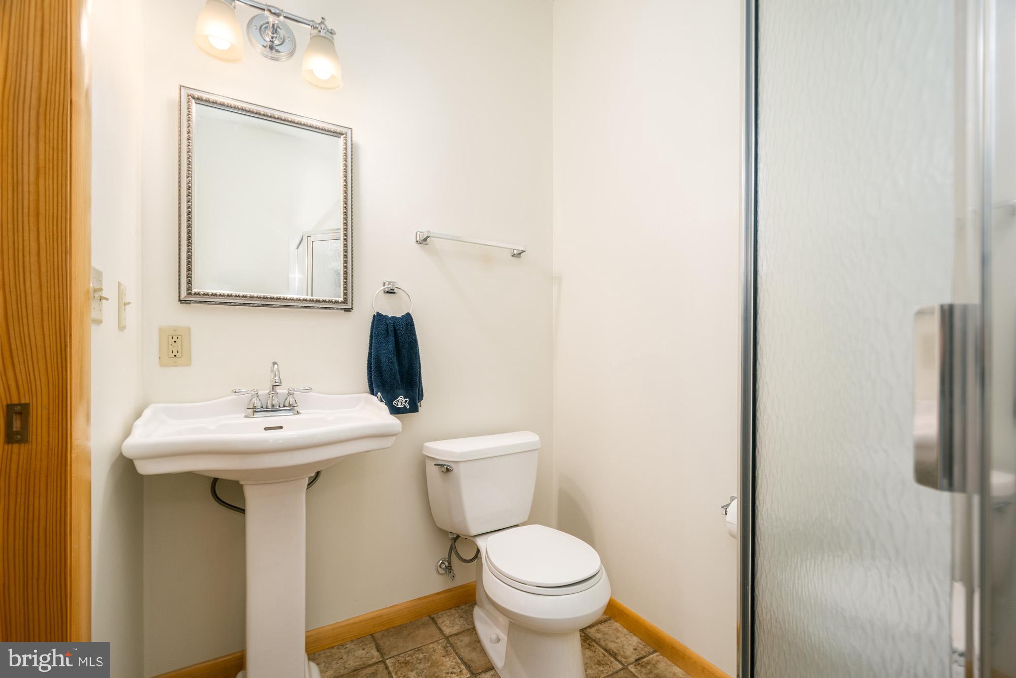 TURKEY NECK - Residential