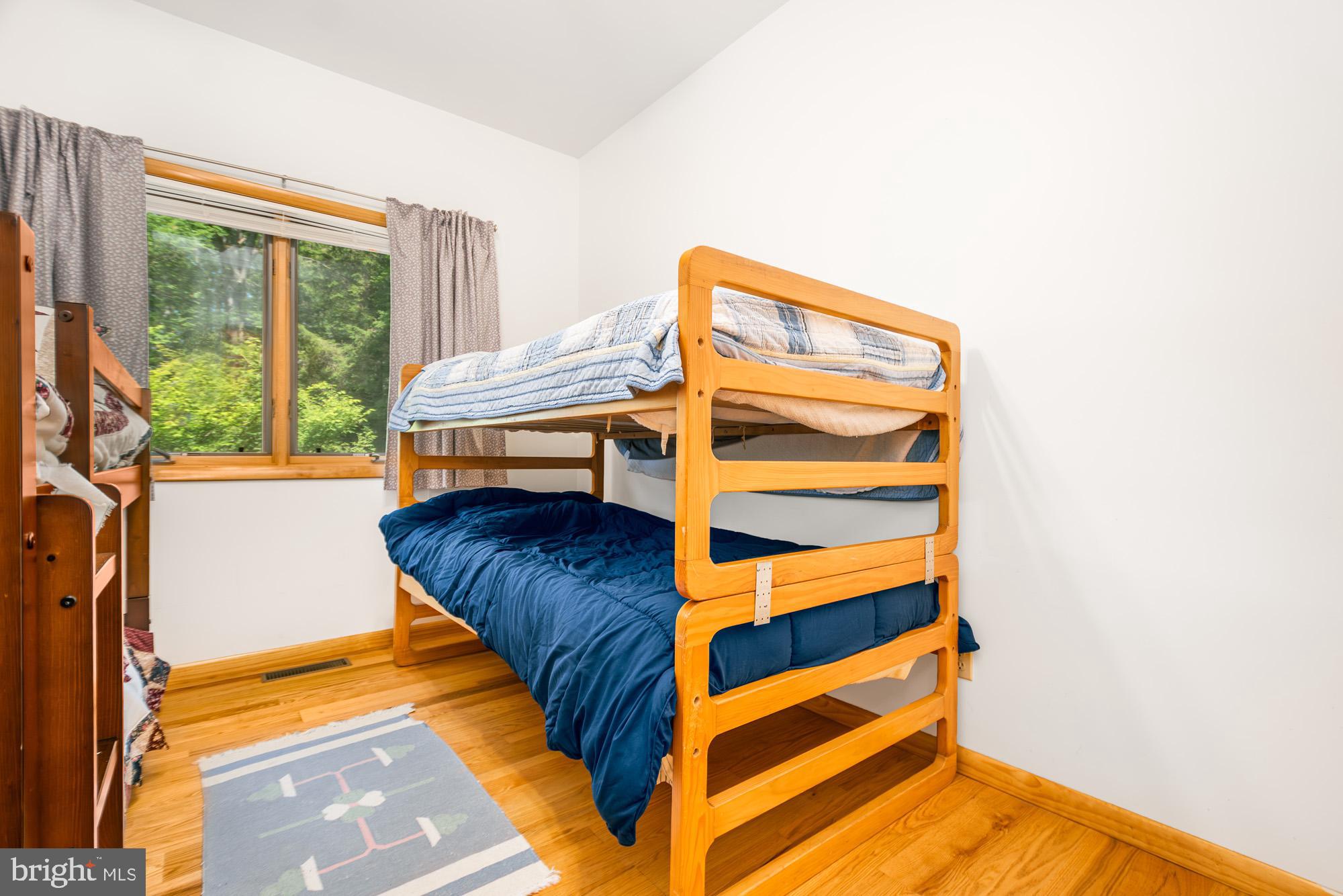 TURKEY NECK - Residential