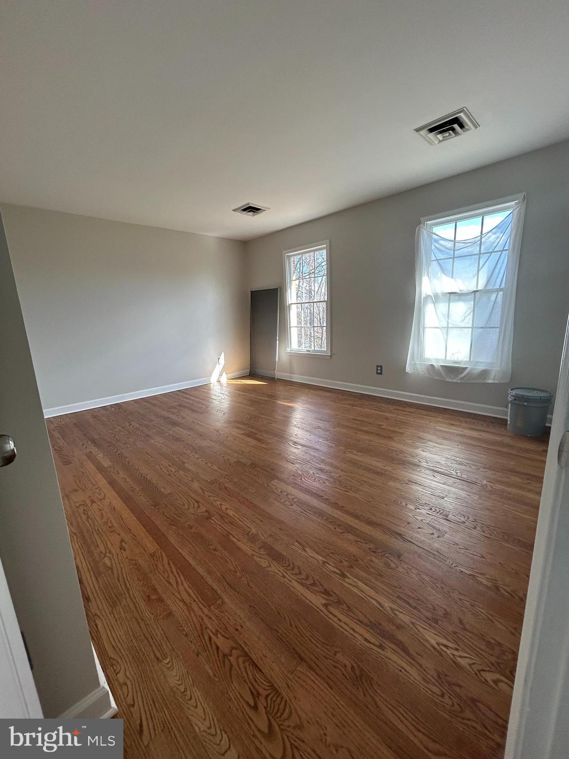 FOXLAND VILLAGE - Residential