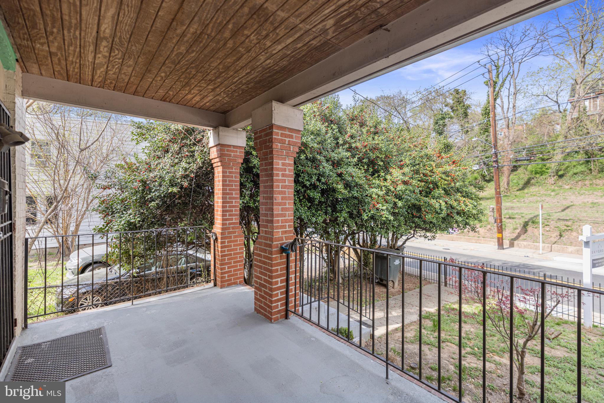 1385 MORRIS ROAD SE