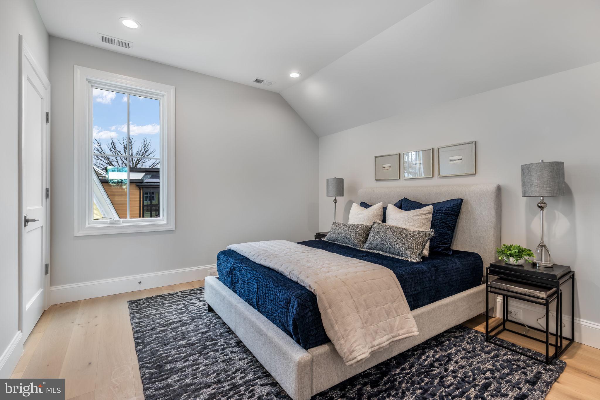 ASHTON HEIGHTS - Residential