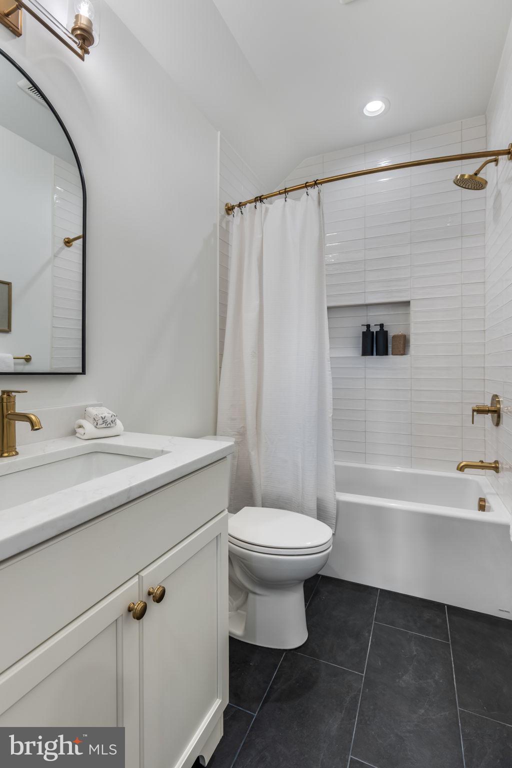 ASHTON HEIGHTS - Residential