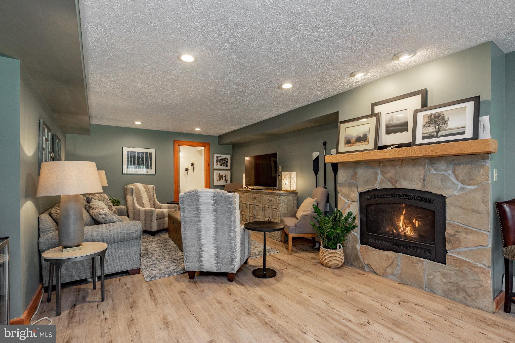 THOUSAND ACRES - Residential