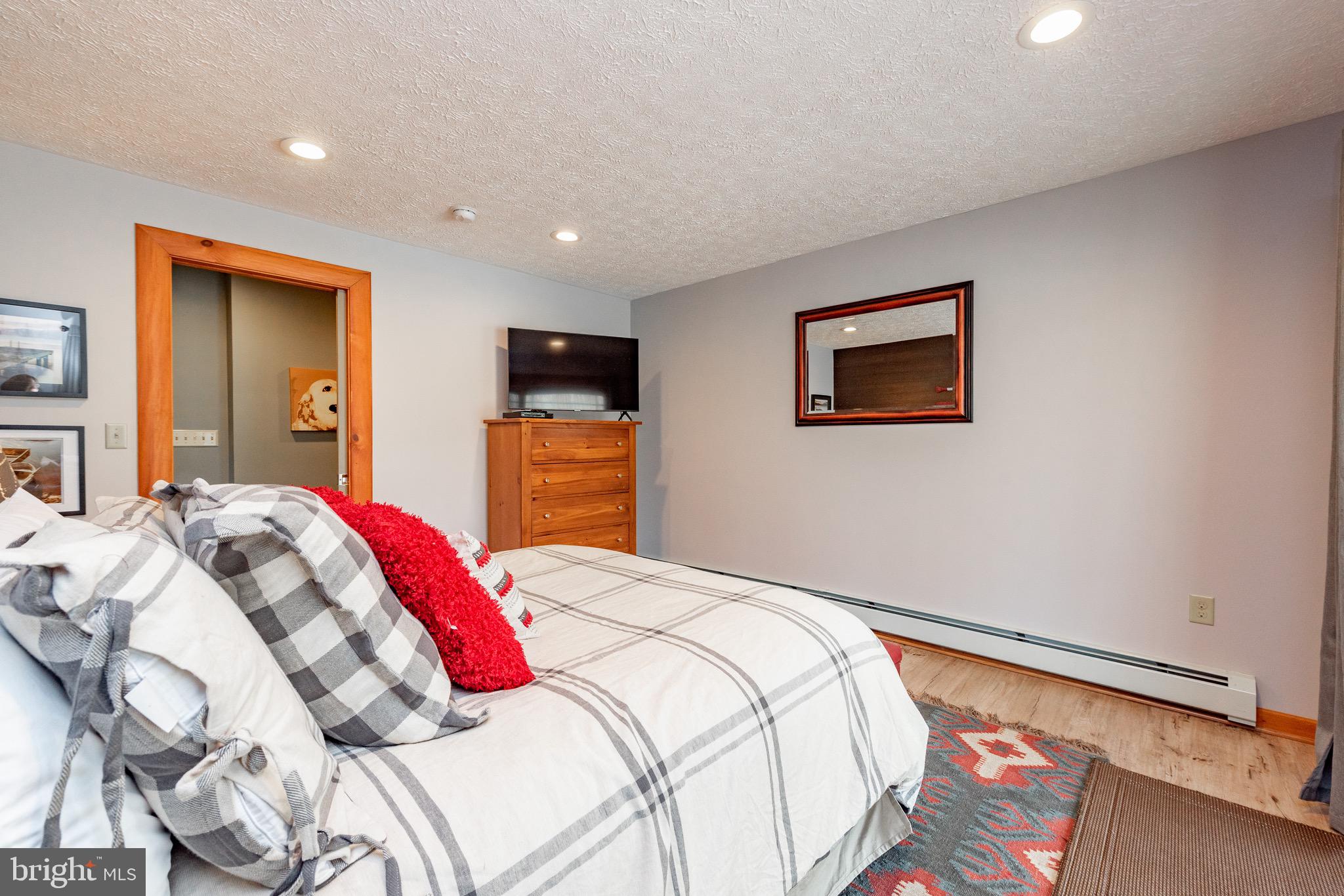 THOUSAND ACRES - Residential