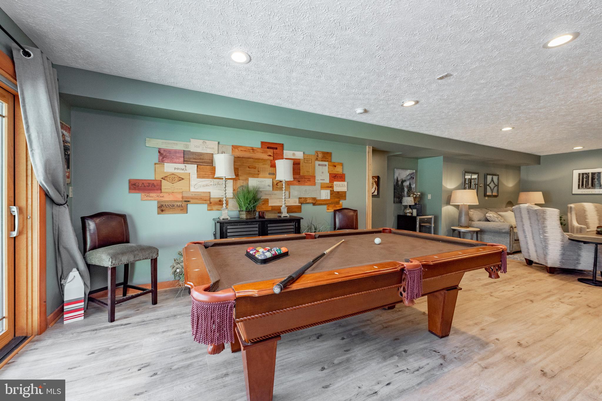 THOUSAND ACRES - Residential