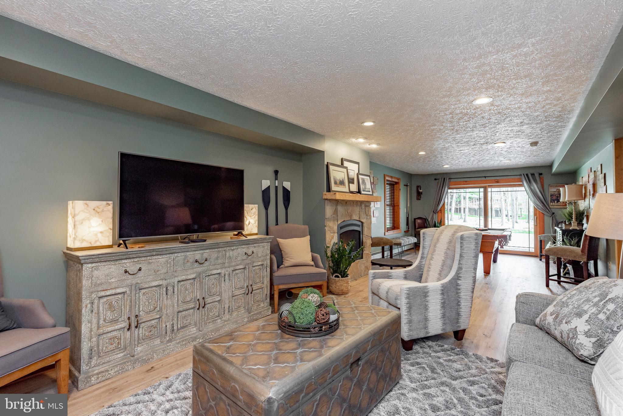 THOUSAND ACRES - Residential