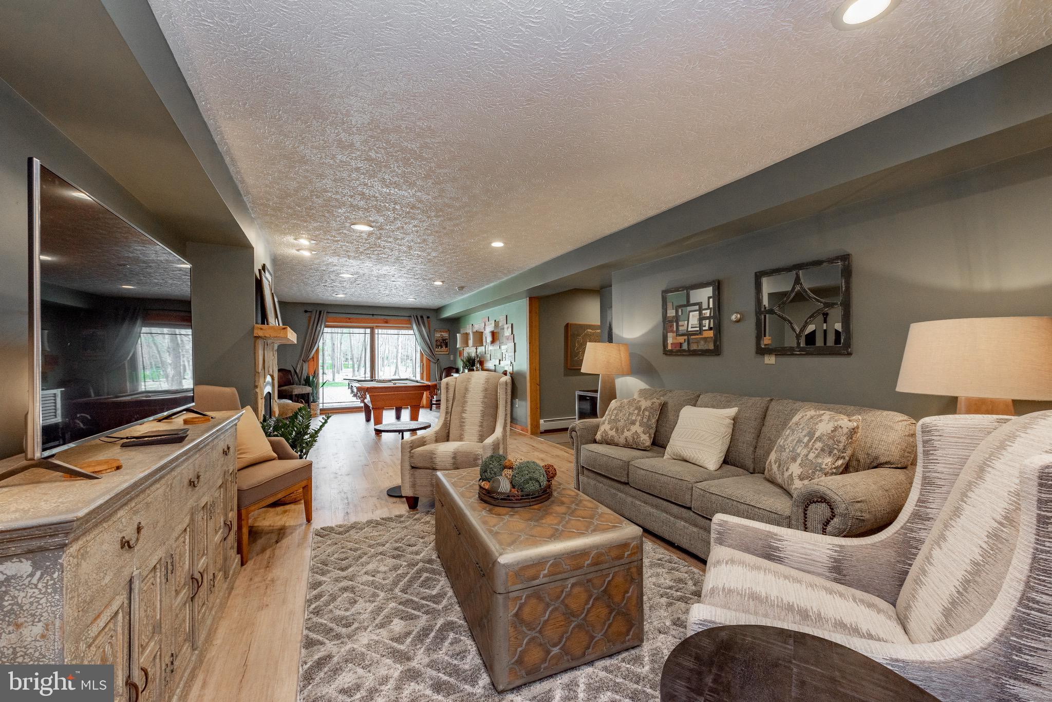 THOUSAND ACRES - Residential