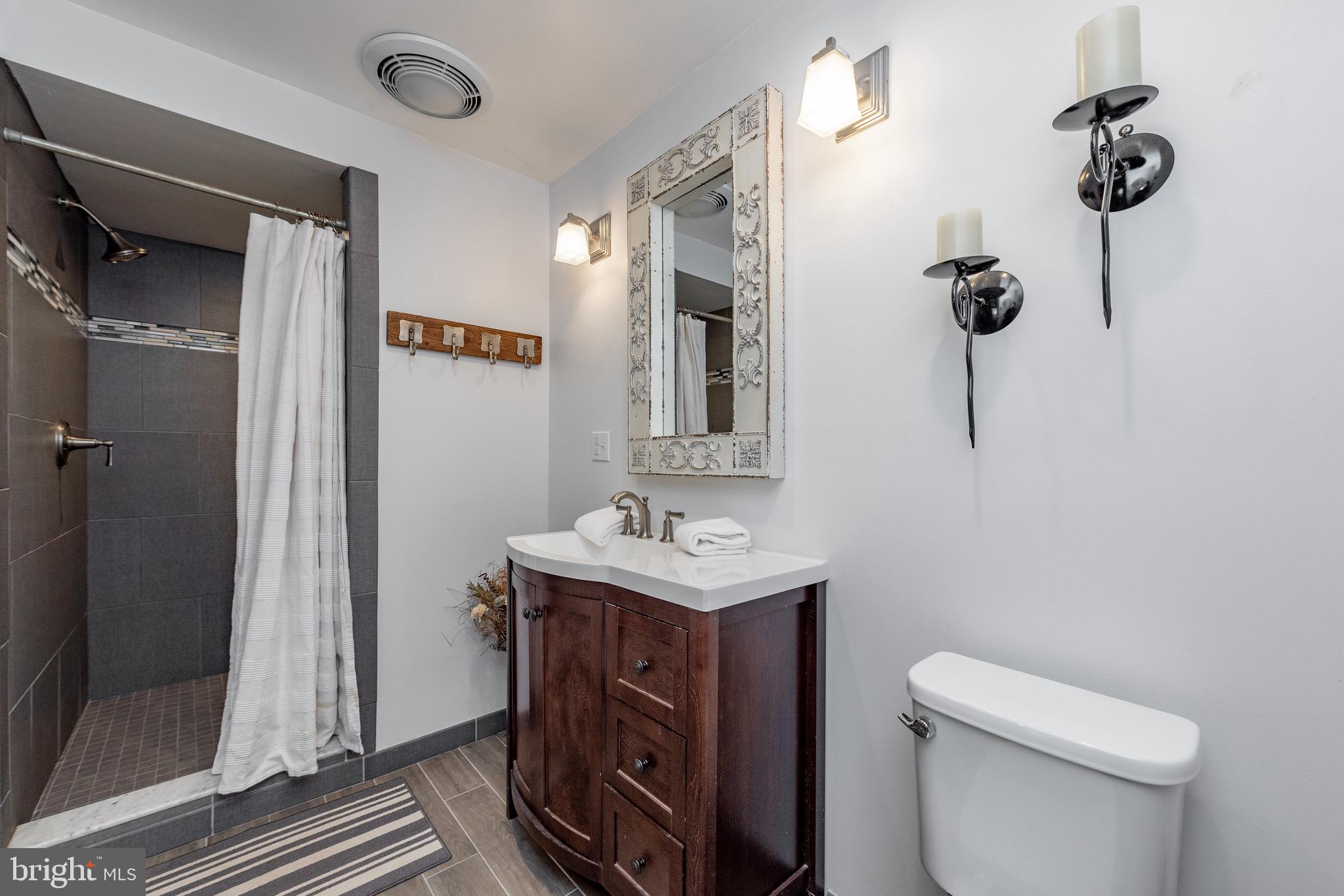 THOUSAND ACRES - Residential