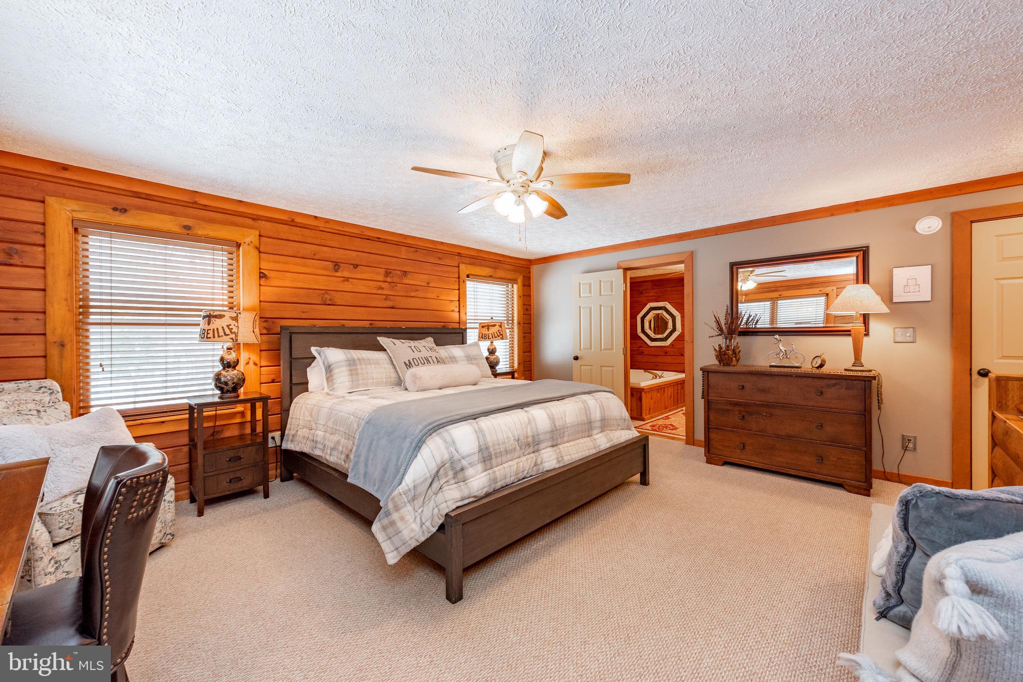 THOUSAND ACRES - Residential