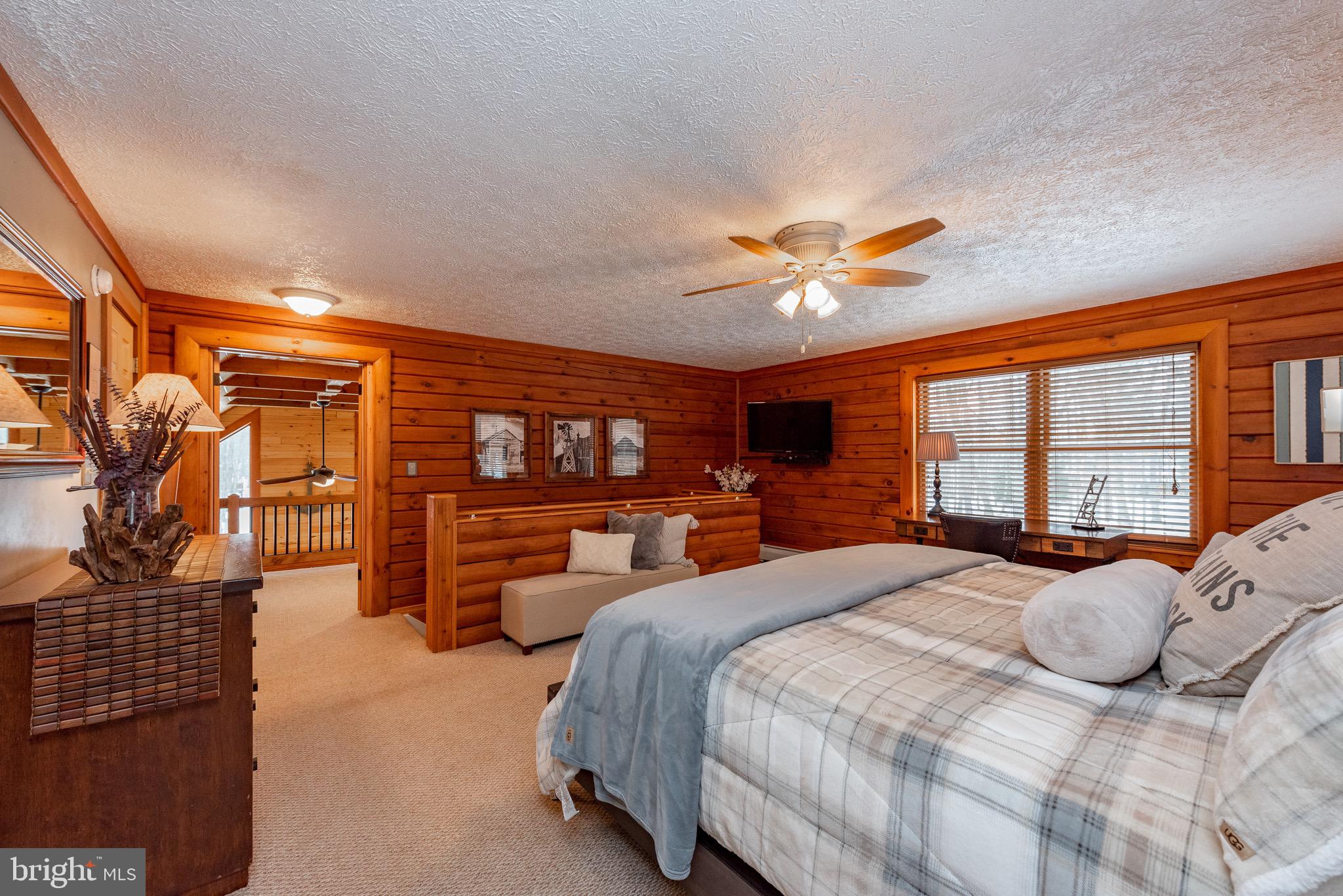 THOUSAND ACRES - Residential