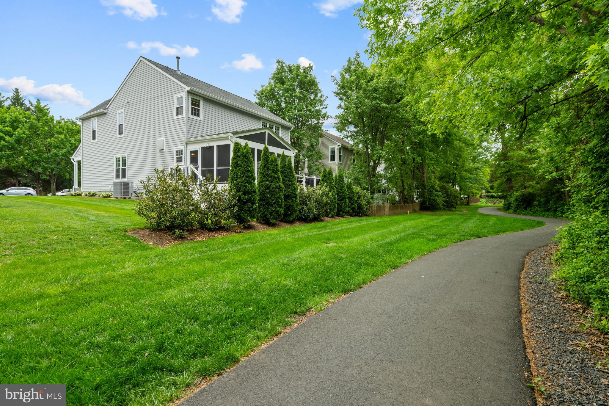 BROADLANDS - Residential