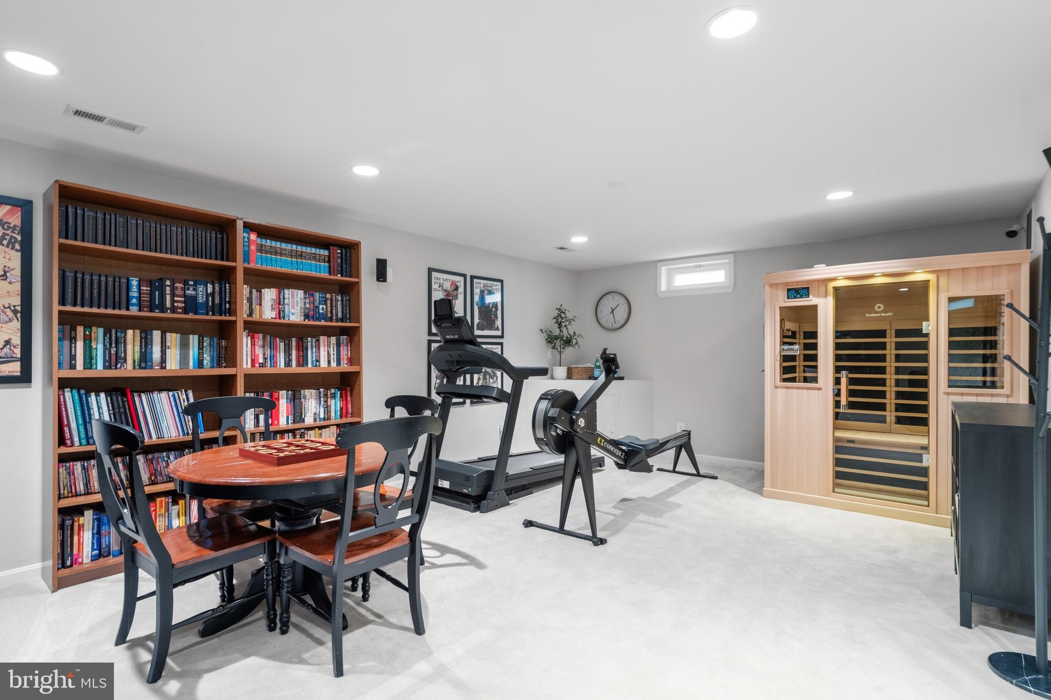 BROADLANDS - Residential