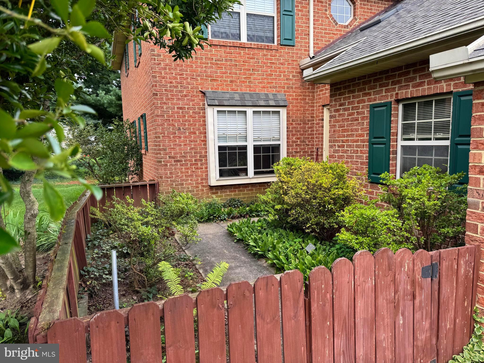 213 PINE BRIDGE LANE