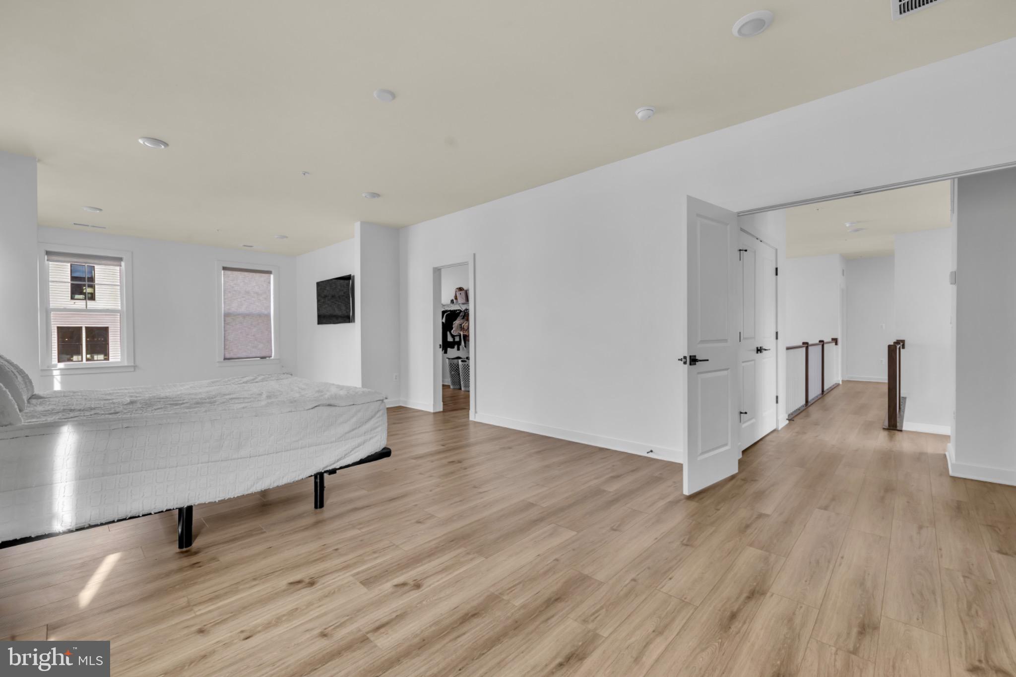 SOUTHLAKE - Residential