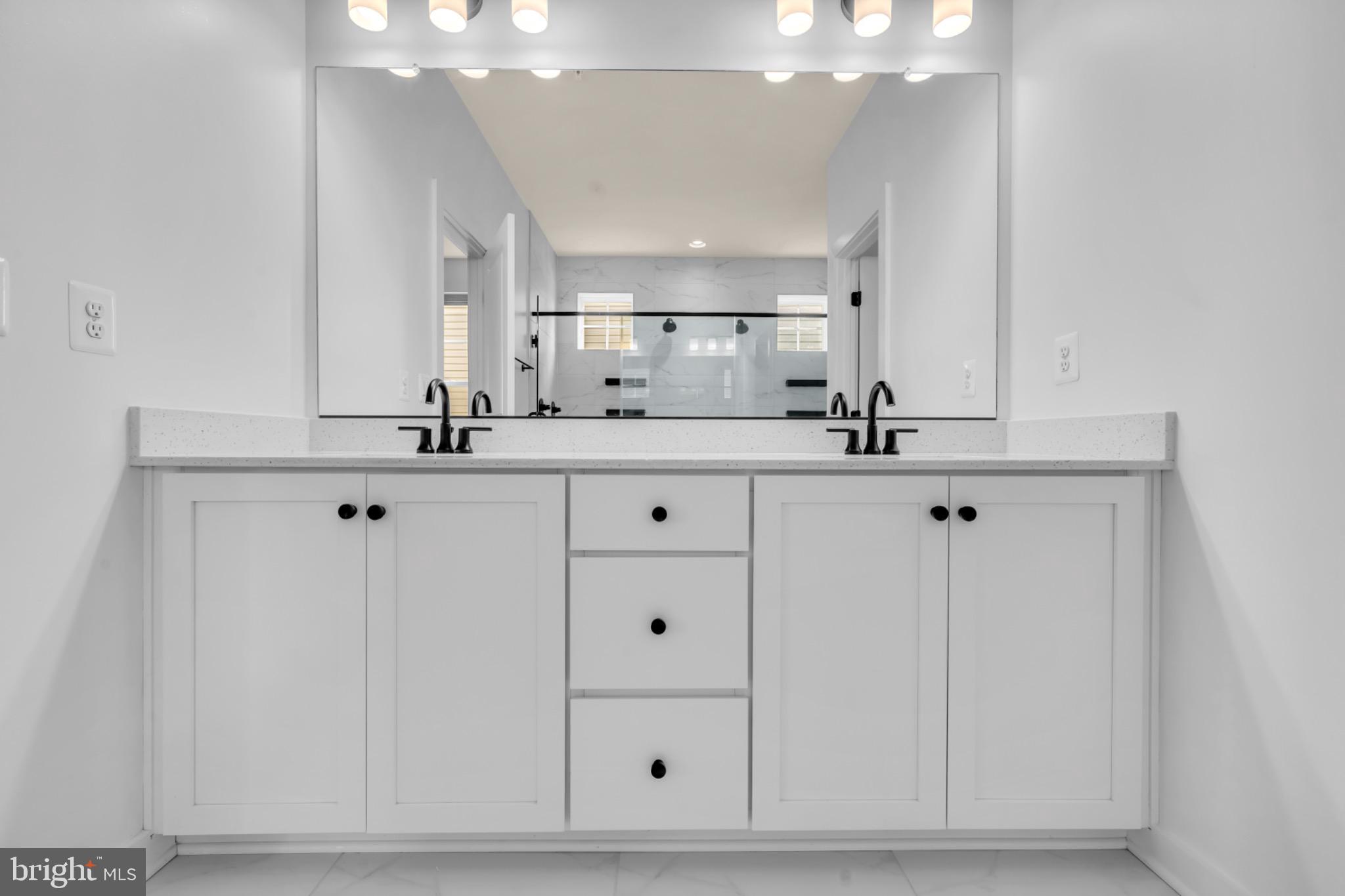 SOUTHLAKE - Residential