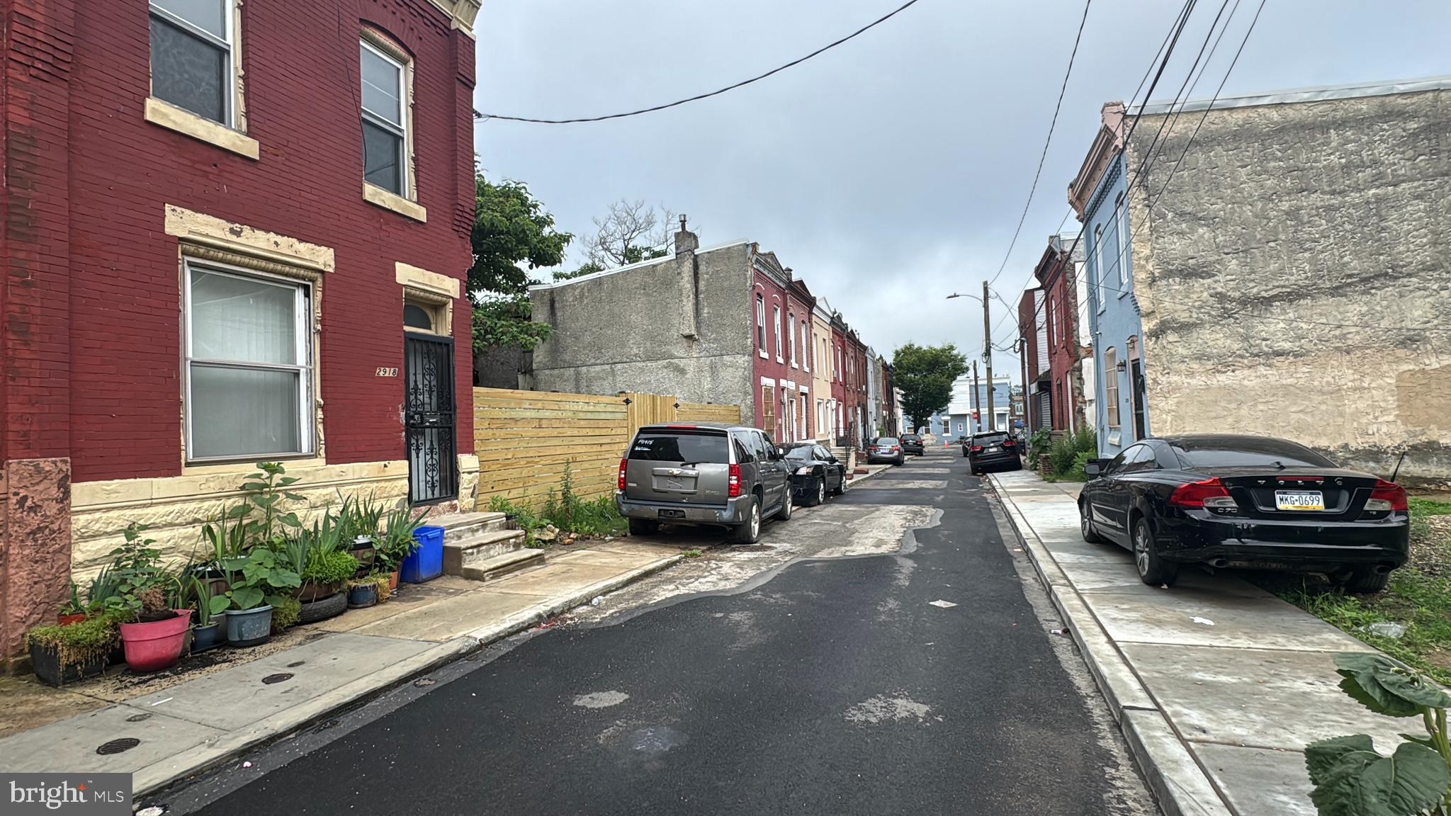 STRAWBERRY MANSION - Residential