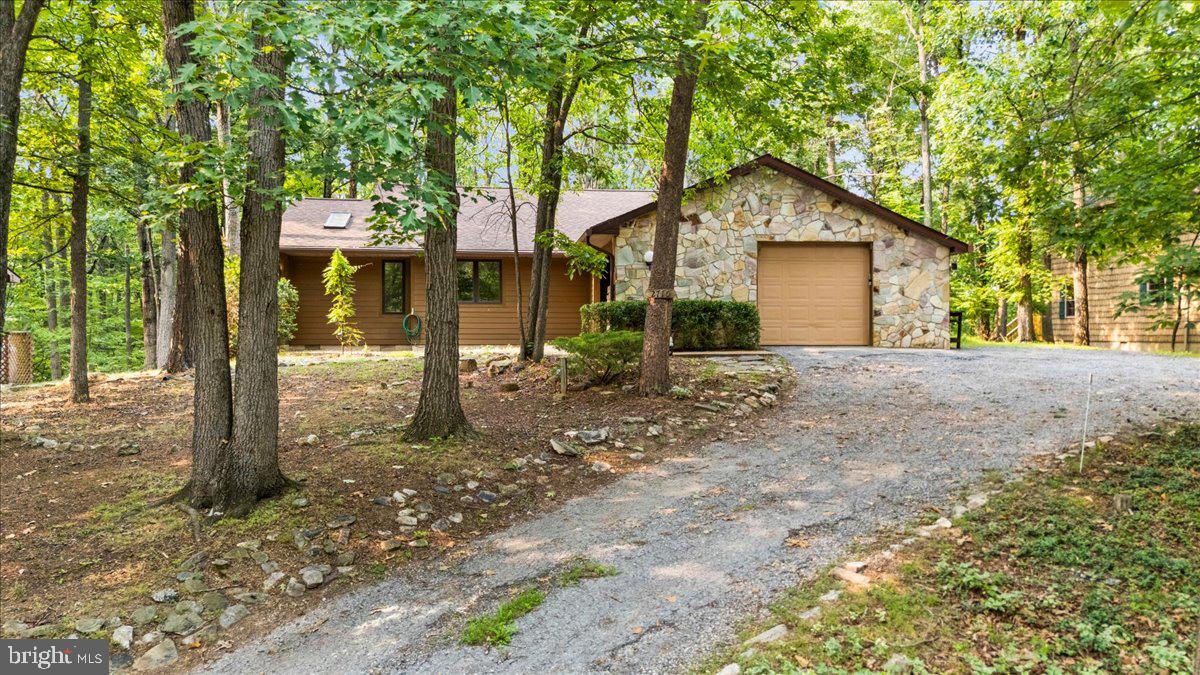 2715 LANIER LANE