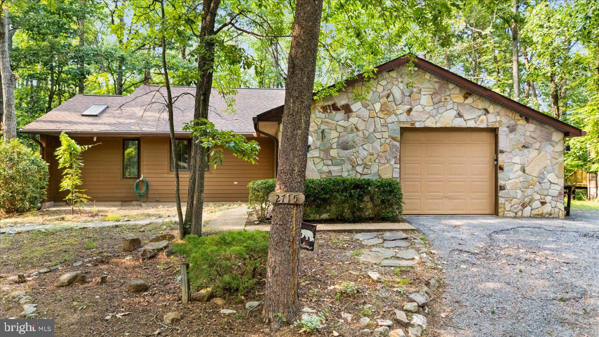 2715 LANIER LANE