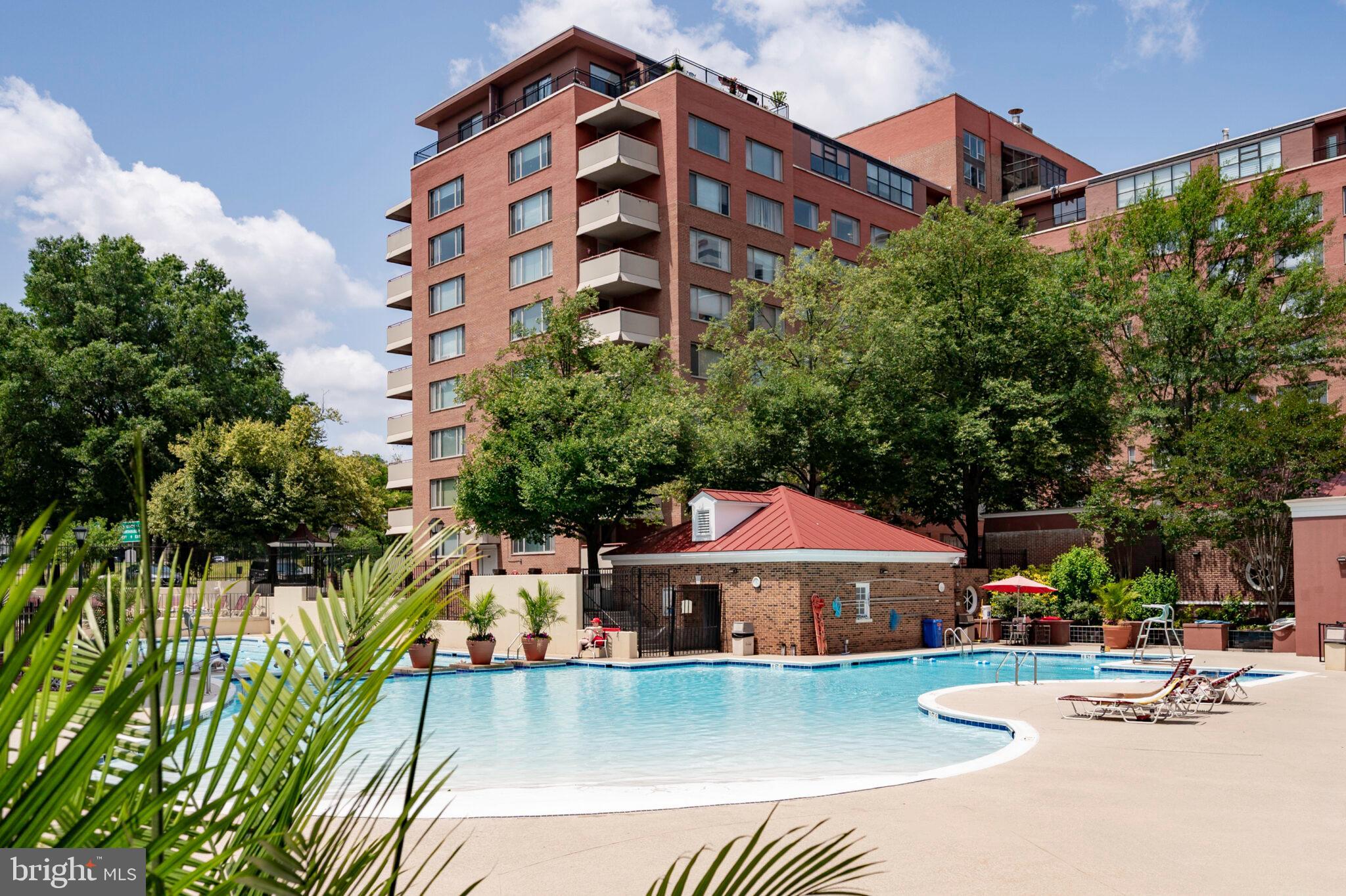 RIVER PLACE - Residential