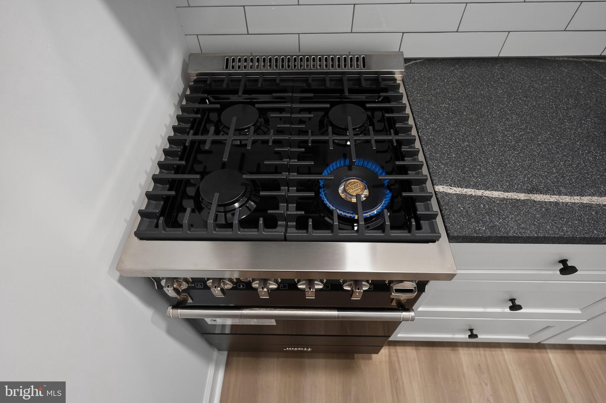 RIVER PLACE - Residential