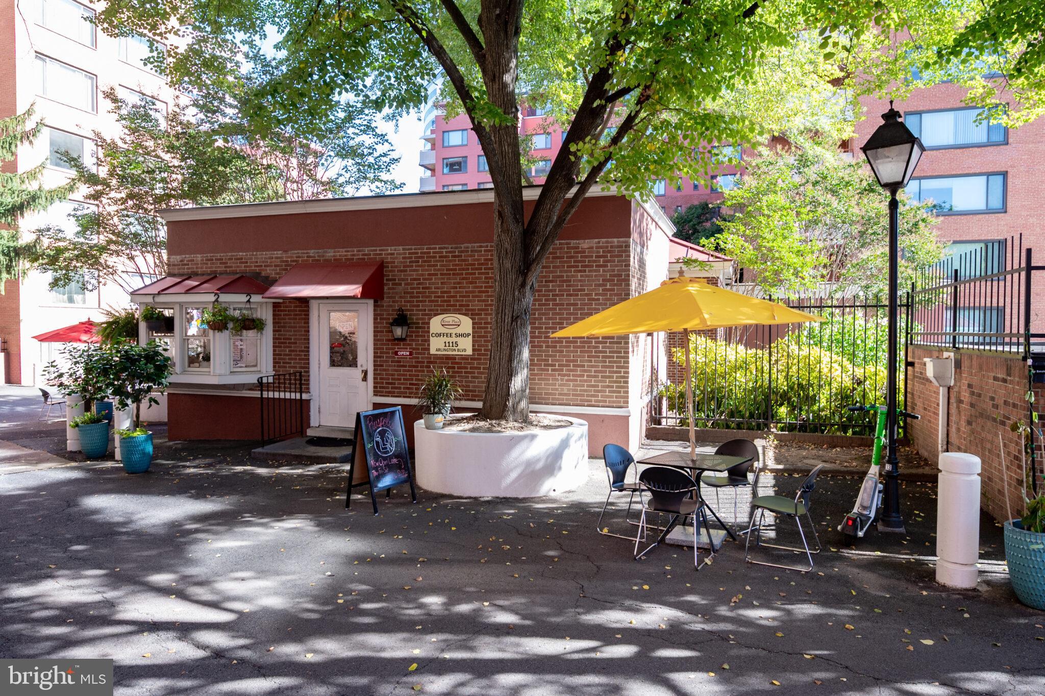 RIVER PLACE - Residential