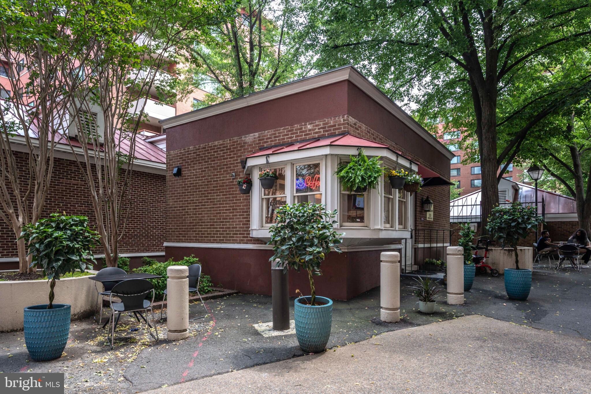 RIVER PLACE - Residential