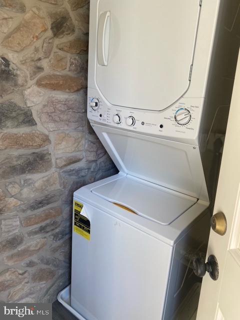 PINE RIDGE - Residential Lease