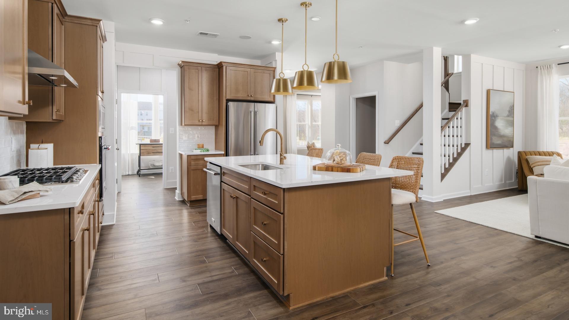 SOUTH LAKE - Residential