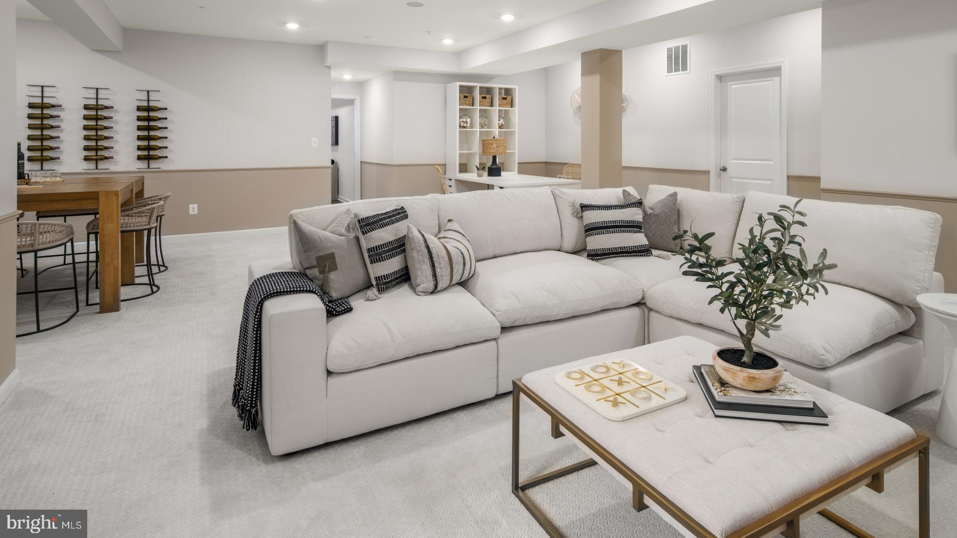 SOUTH LAKE - Residential