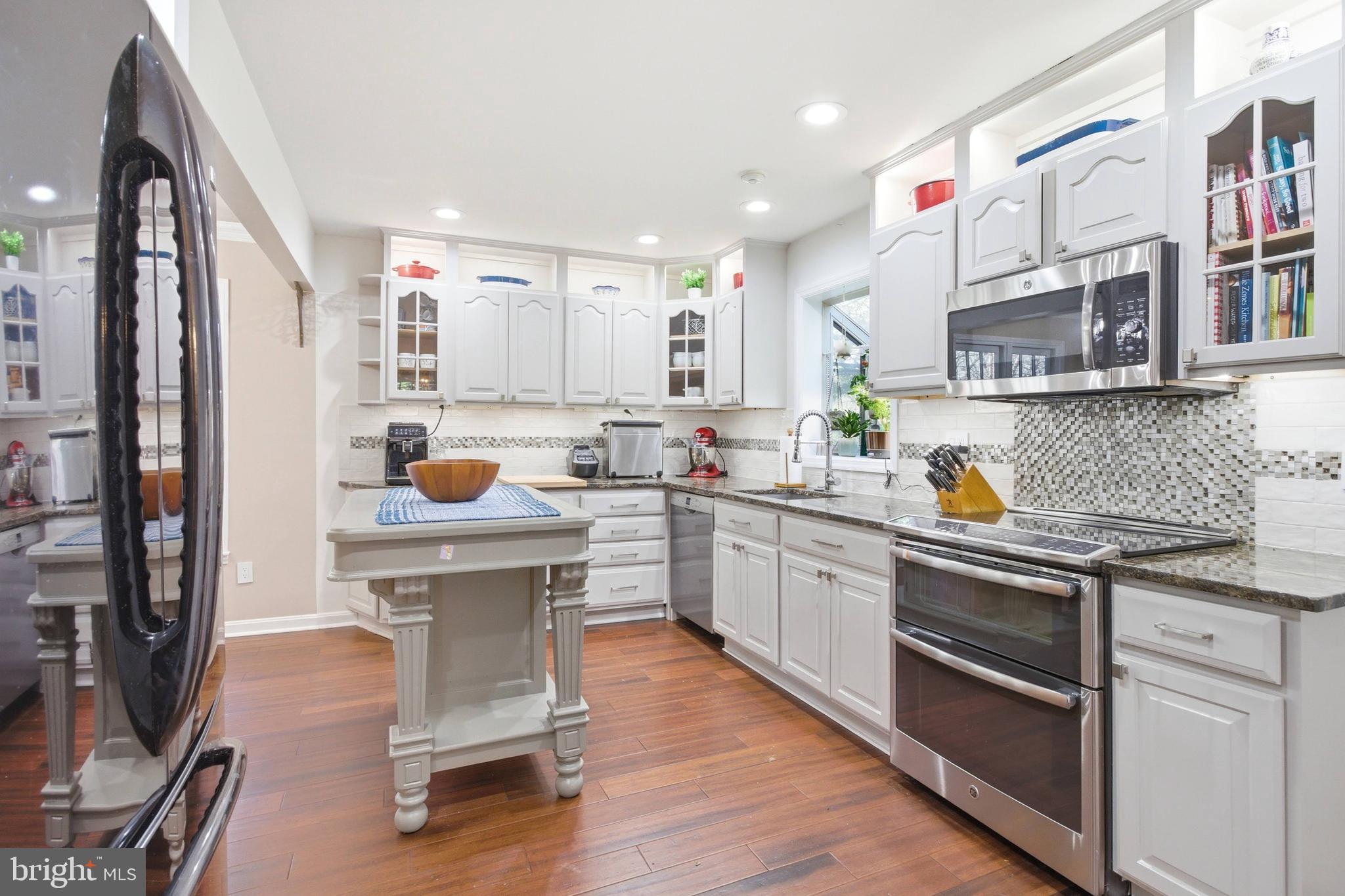 WAKEFIELD CHAPEL WOODS - Residential