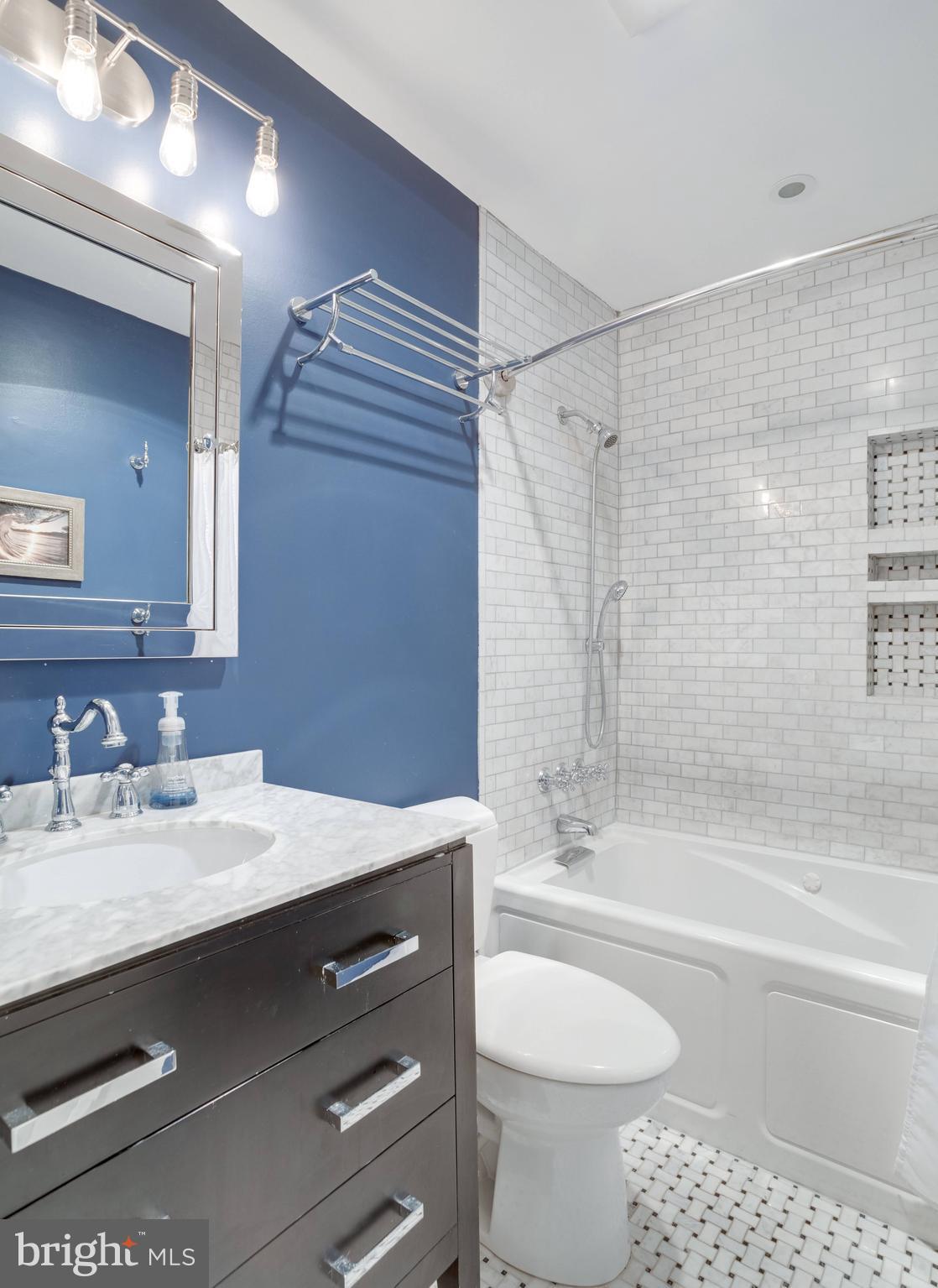 WAKEFIELD CHAPEL WOODS - Residential