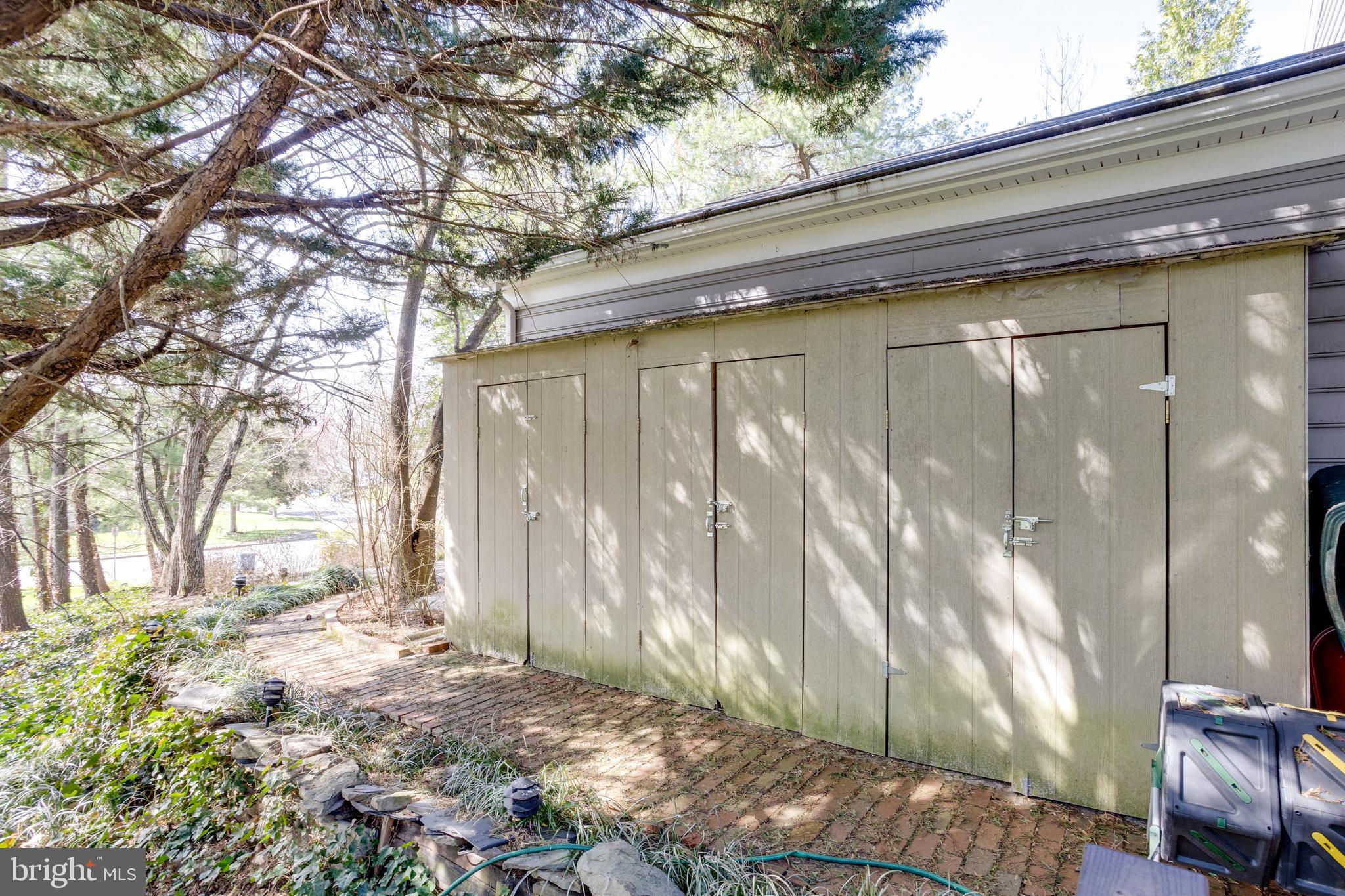 WAKEFIELD CHAPEL WOODS - Residential