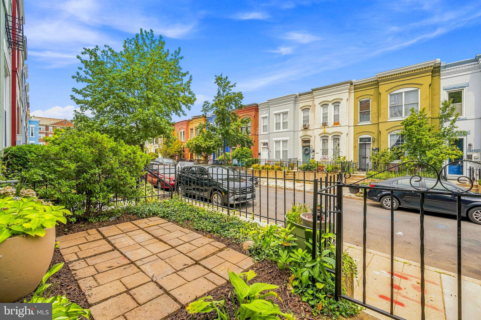 1327 EMERALD STREET NE