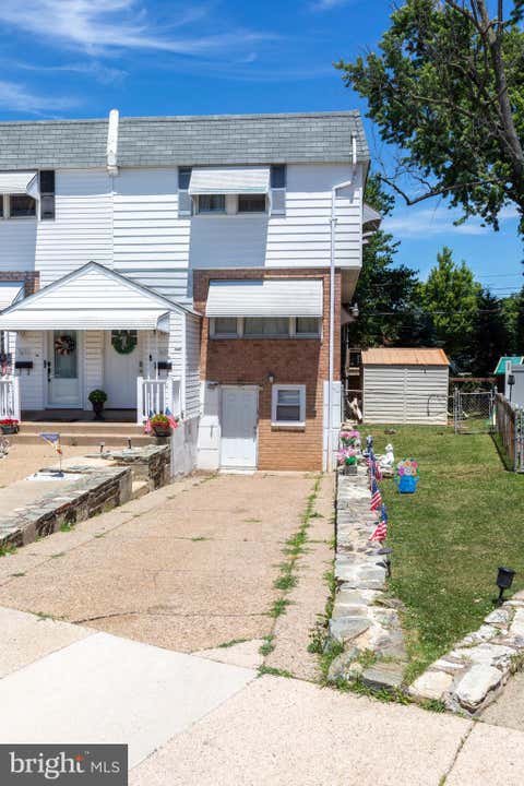 Townhouse For Sale - 3633 N Hereford Lane<br/> PHILADELPHIA, PA 19114