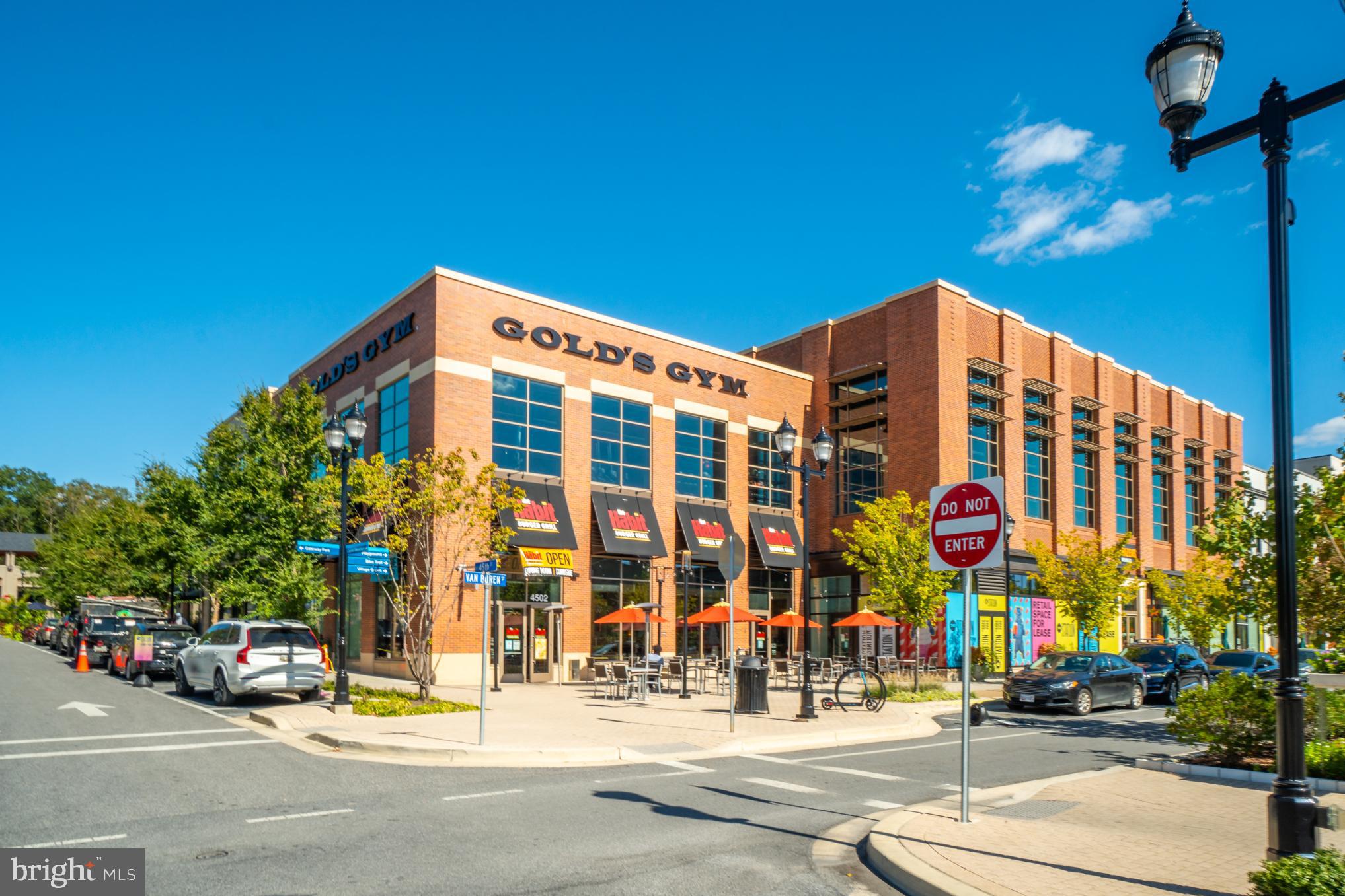 GATEWAY WEST - Residential