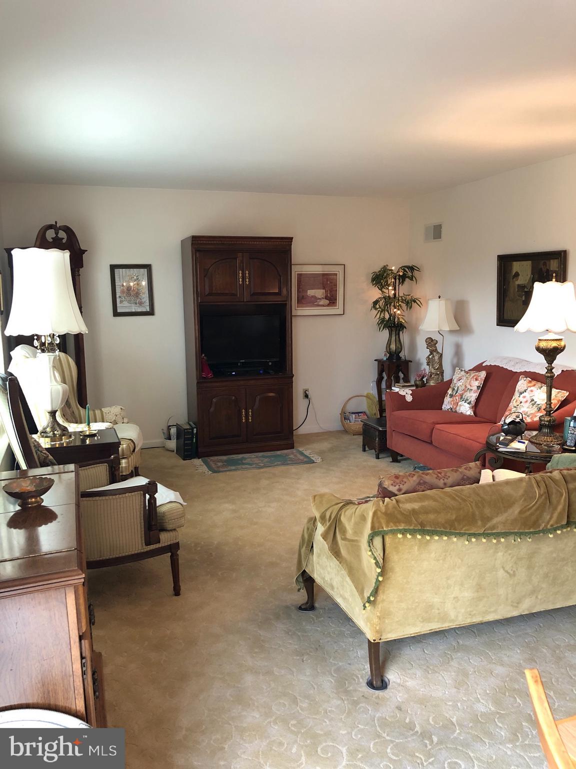 MANOR OAKS - Residential