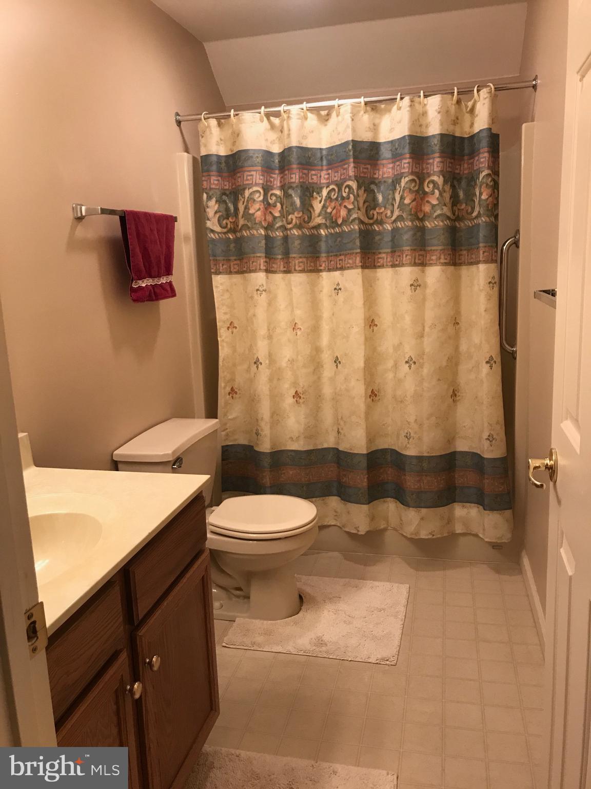 MANOR OAKS - Residential