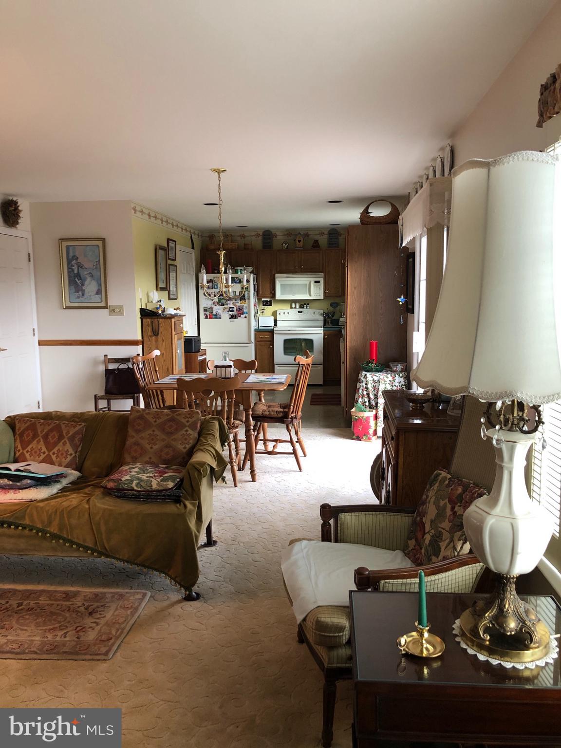 MANOR OAKS - Residential