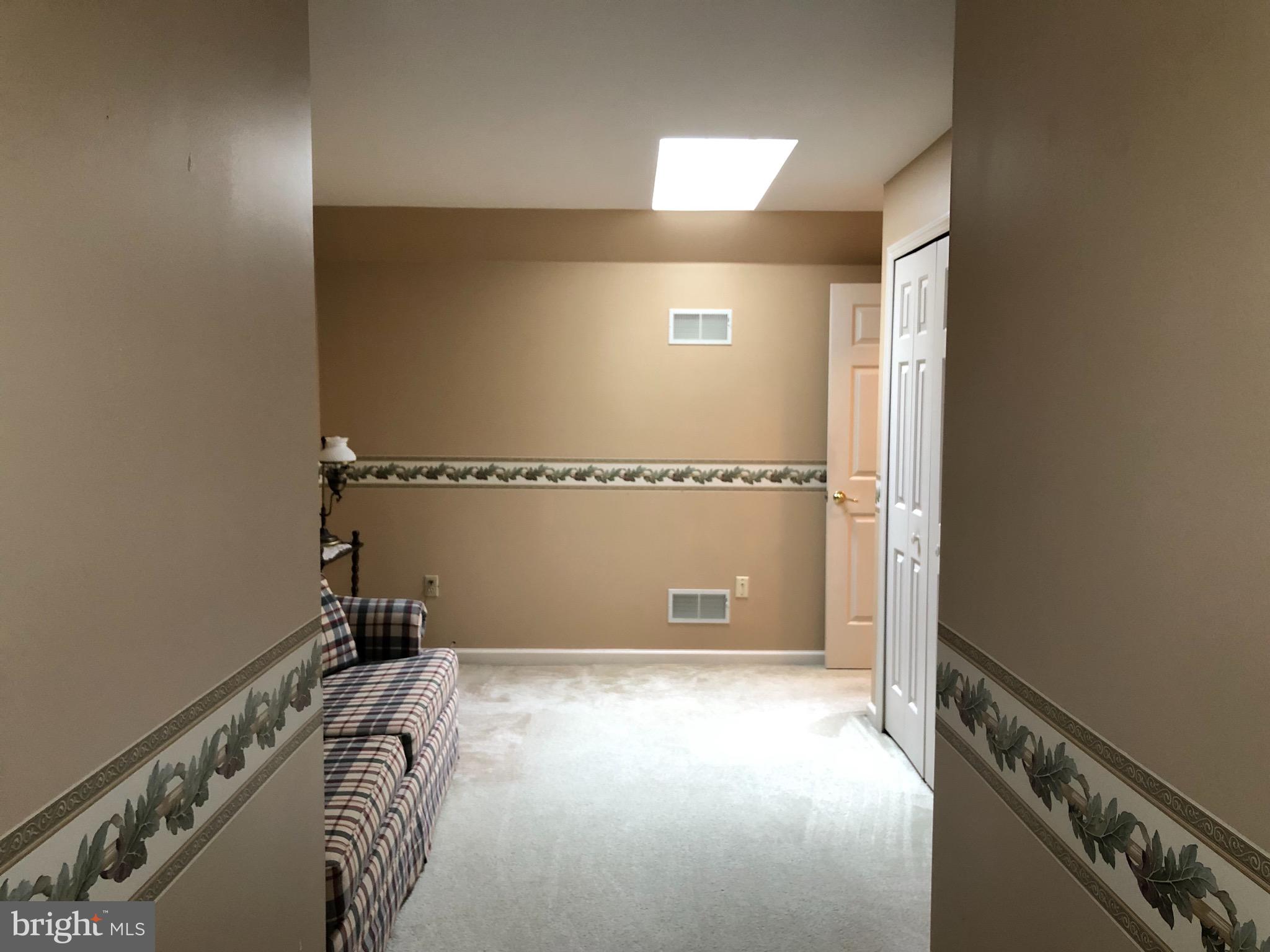 MANOR OAKS - Residential