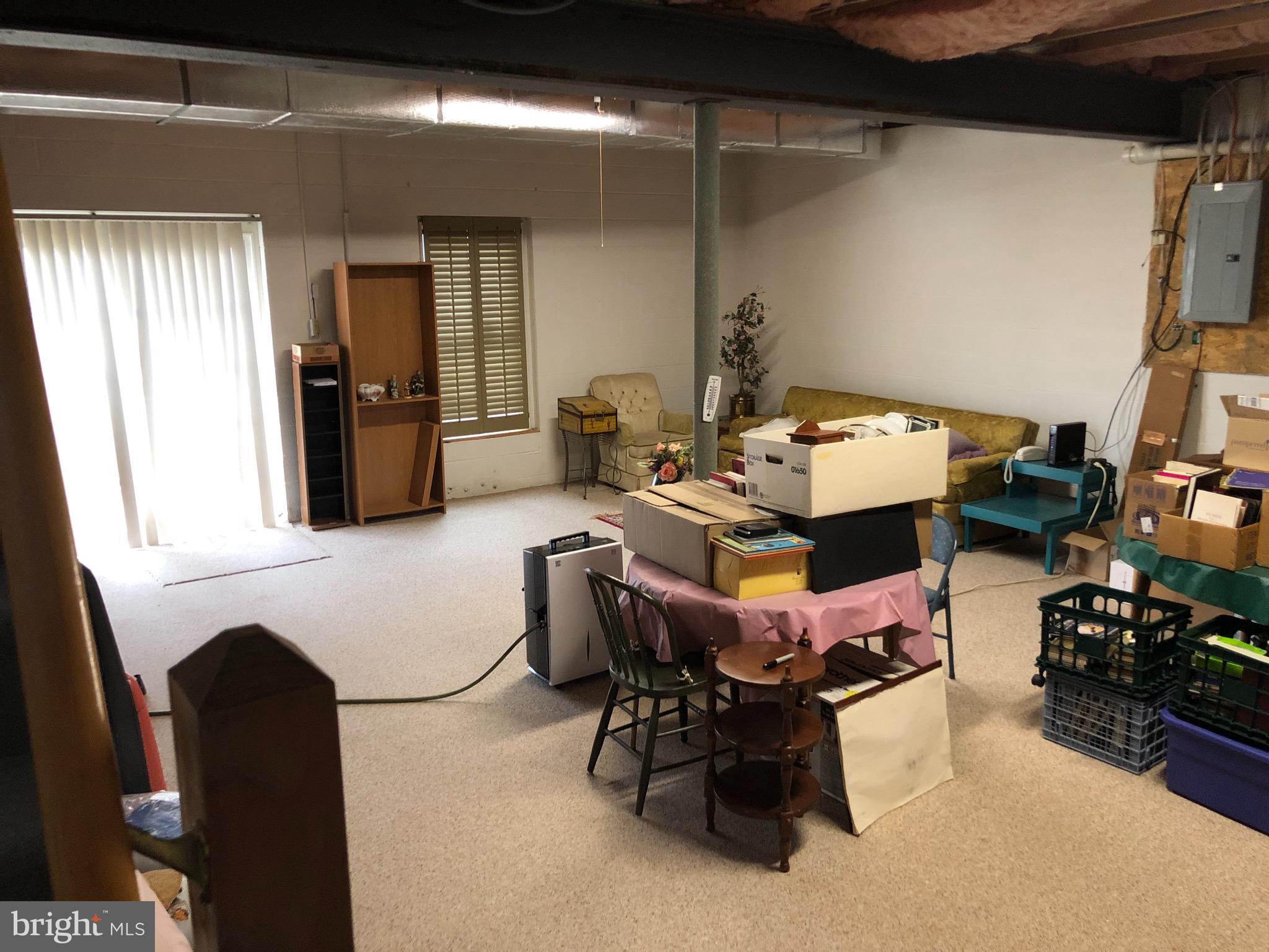 MANOR OAKS - Residential