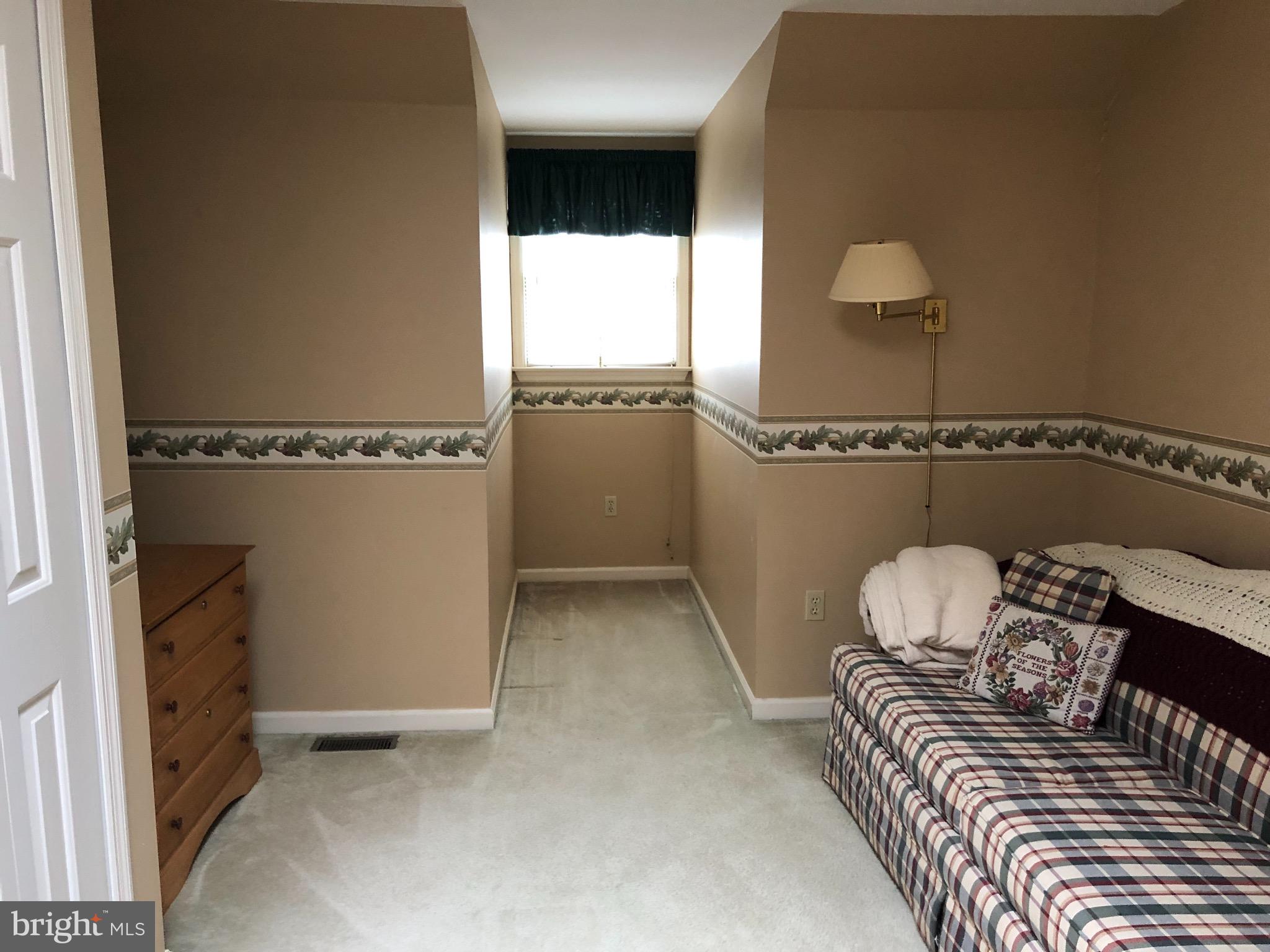 MANOR OAKS - Residential